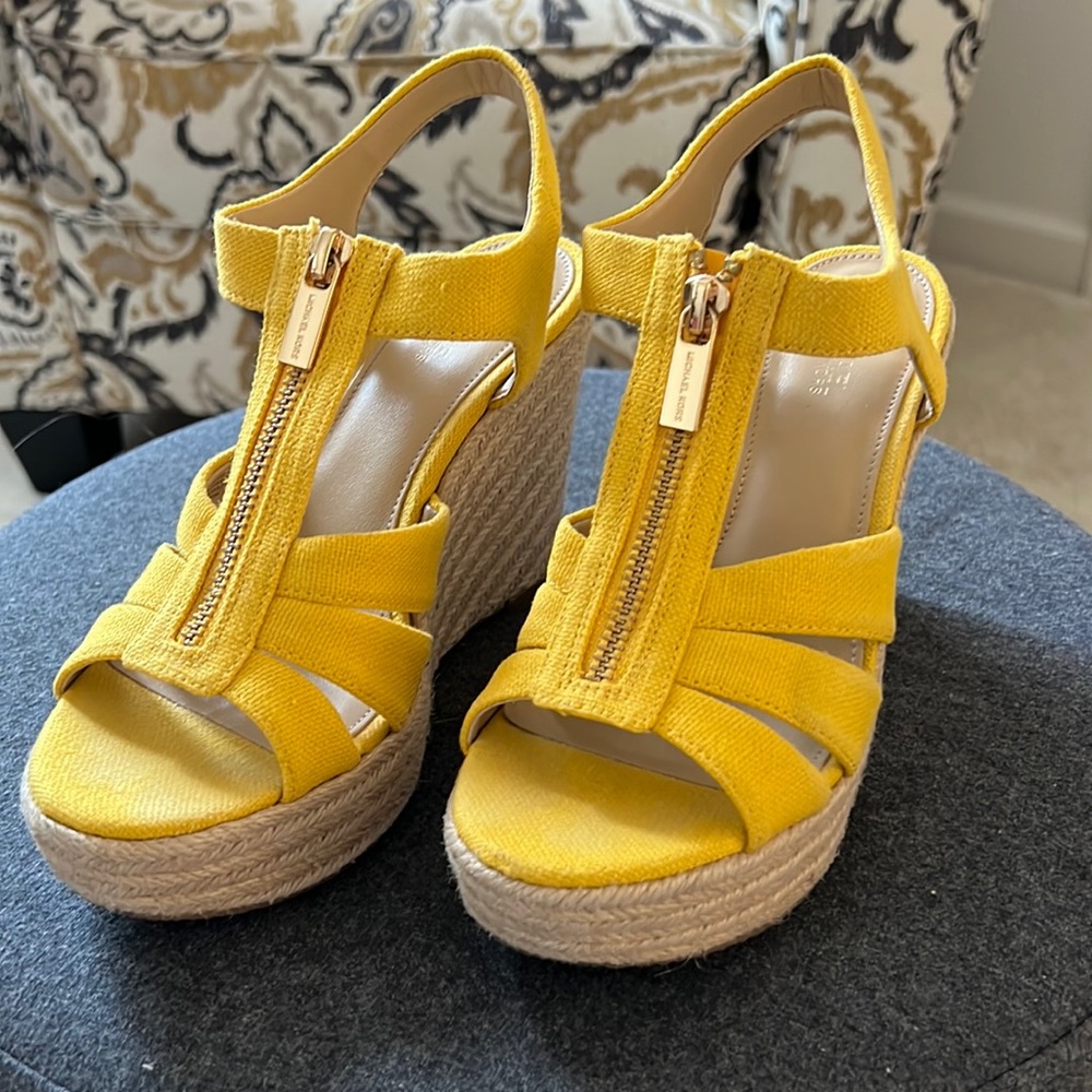 Michael Michael Kors Berkley Wedge Canvas (color - Sunflower, size 5 1/2)